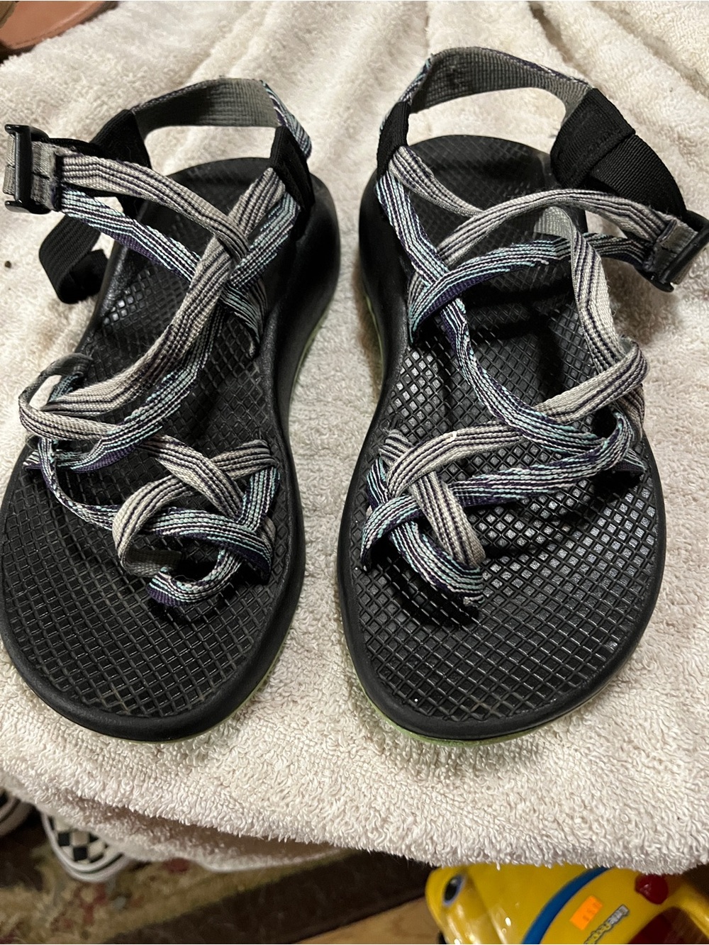 Vibram Women's Black Sport Sandals with Gray Straps size 7.5